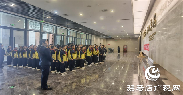  緬懷革命先烈  傳承紅色精神—駐馬店市第三十三小學(xué)開展清明祭英烈活動