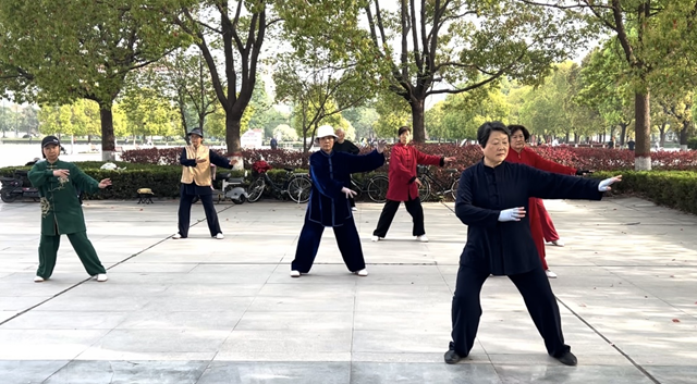 駐馬店：全民健身動(dòng)起來(lái) 不負(fù)春日好時(shí)光