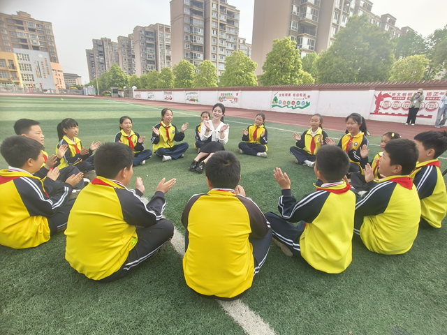 “育”見未來·名師風(fēng)采丨劉田田：春風(fēng)化雨育桃李 微光致遠(yuǎn)守初心