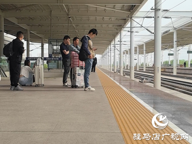 帶娃坐火車安全攻略來(lái)了 這些細(xì)節(jié)要注意