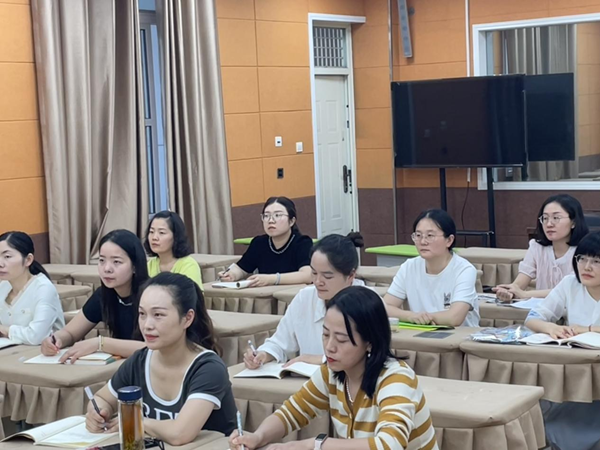 小課堂 大匠心——駐馬店市第三十三小學(xué)舉行微型課展示活動(dòng)