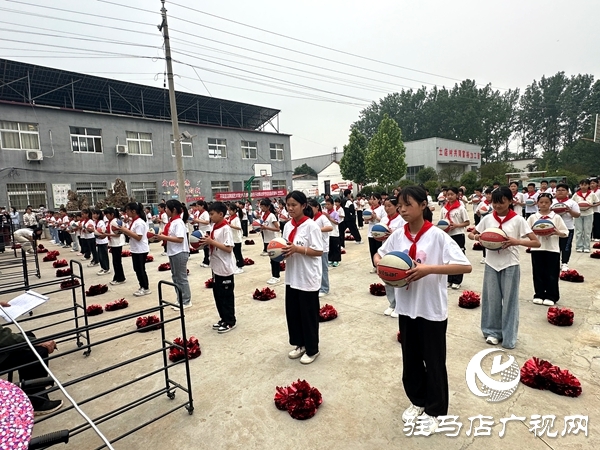 “孝善傳承 童心同行”平輿縣萬(wàn)金店鎮(zhèn)土店村慶六一活動(dòng)溫暖落幕 
