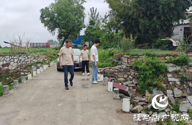 驛城區(qū)朱古洞鄉(xiāng)：雨中巡查防風(fēng)險(xiǎn) 筑牢防線保民安