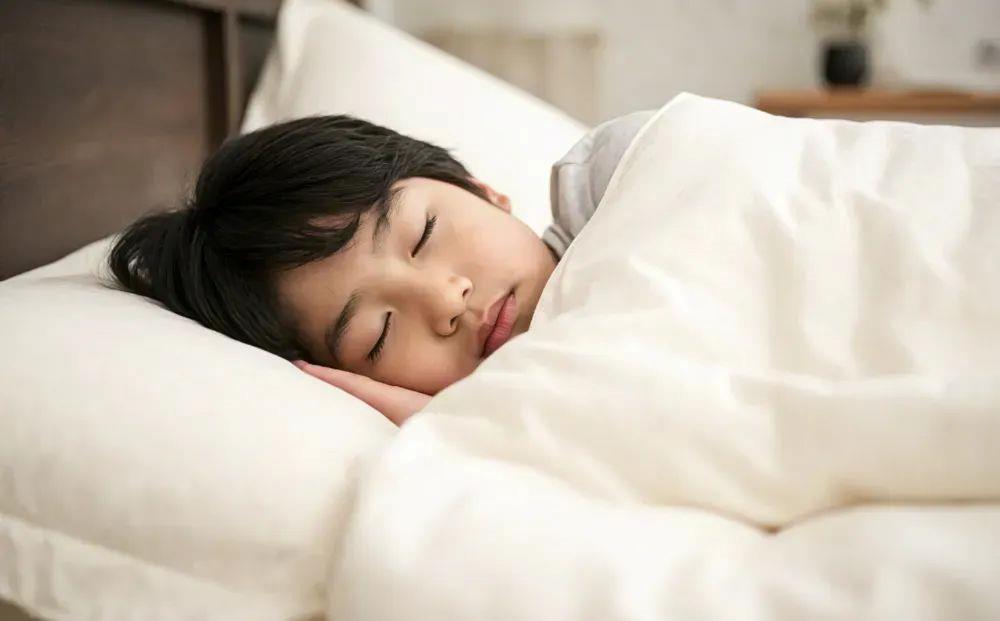少睡一刻鐘，腦子變“懵懂”？勸你早睡的科學(xué)依據(jù)來了