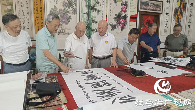 駐馬店市天中書(shū)畫(huà)藝術(shù)研究會(huì)舉辦書(shū)畫(huà)活動(dòng)慶祝建黨104周年