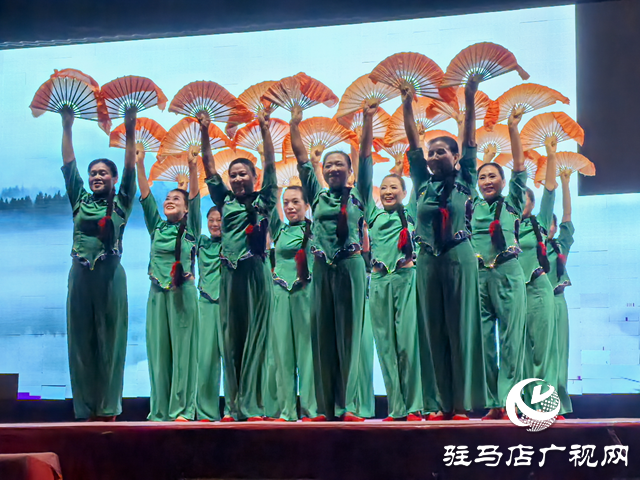 駐馬店市多藝術(shù)團(tuán)齊聚皇家驛站 共慶中國(guó)共產(chǎn)黨成立104周年