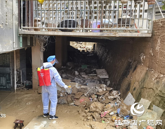 駐馬店蛟龍救援隊千里馳援榕江開展防疫消殺