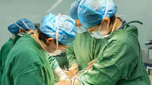 孩子腹痛別當(dāng)小事，駐馬店市中心醫(yī)院成功幫助9歲女孩治愈卵巢畸胎瘤