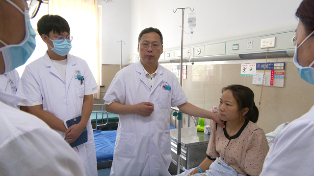 仁心照杏林 四十載守護(hù)“頭等大事”——記駐馬店市中醫(yī)院中西醫(yī)結(jié)合腦病醫(yī)院院長(zhǎng)呂哲