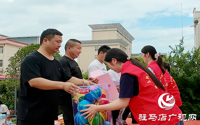 正陽縣：公益活動(dòng)溫暖特殊兒童