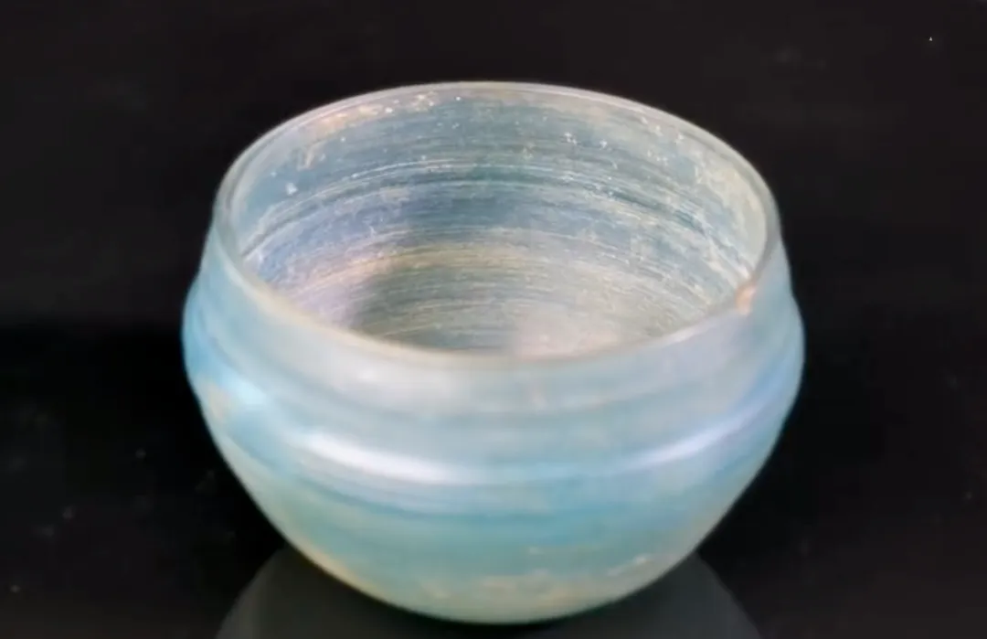 文博日歷丨誰(shuí)家玻璃杯“穿越”了？這可是實(shí)打?qū)嵉臐h代產(chǎn)品