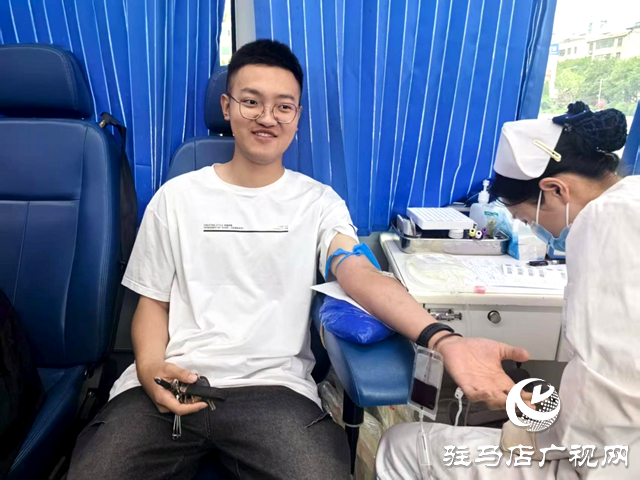 確山縣生產(chǎn)街社區(qū)“黨建引領(lǐng)獻熱血 愛心傳遞顯擔當”