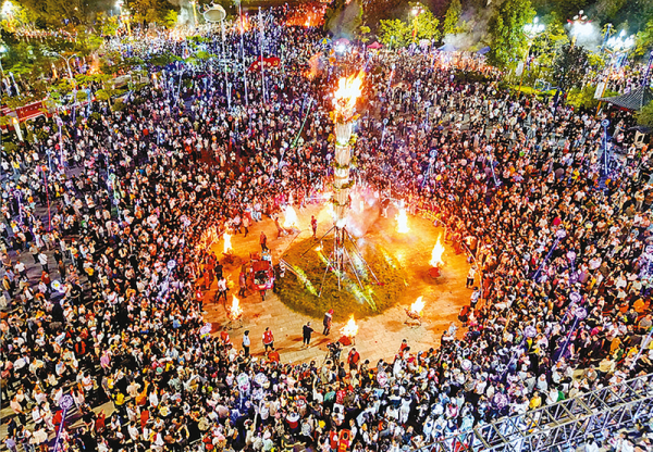 云南多地歡度火把節(jié)