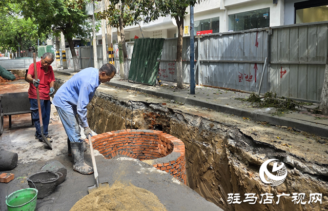 戰(zhàn)高溫保進度 駐馬店市區(qū)春曉街排水工程加速惠民生