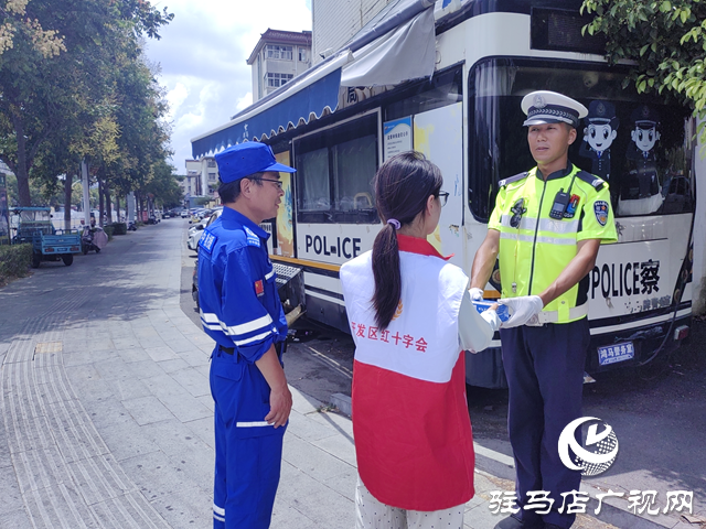 愛(ài)心企業(yè)攜手救援隊(duì) 高溫下守護(hù)“城市英雄”