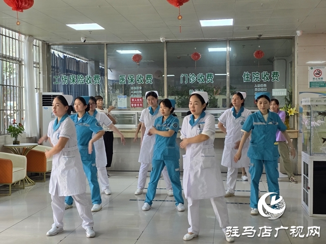 三伏天減脂正當時 跟著白衣天使練健骨操