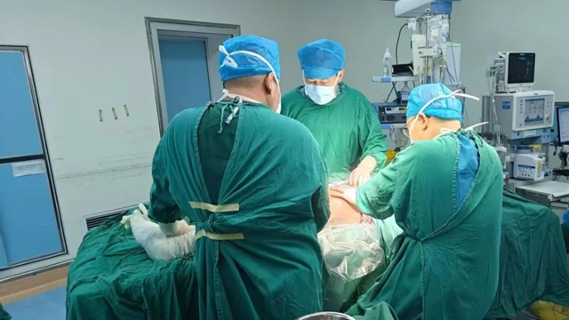 駐馬店市第一人民醫(yī)院通過雙側(cè)股骨頭置換術(shù)讓42歲患者重獲行走自由