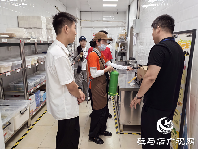 駐馬店經(jīng)濟開發(fā)區(qū)金河辦事處開展對轄區(qū)重點場所消防安全大檢查