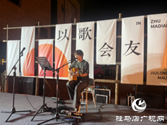 城市音樂(lè)會(huì)點(diǎn)亮夏夜 市民家門(mén)口邂逅“音樂(lè)公園”