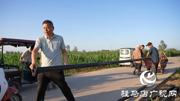 西平縣徐魏莊社區(qū):搶修水利機(jī)井 全力保障秋澆灌溉
