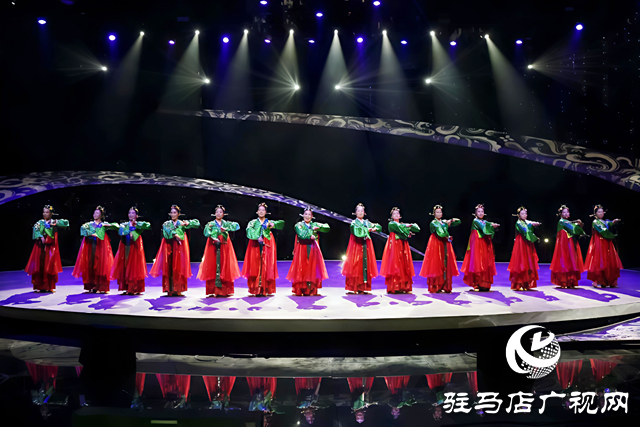 歲月不阻追夢心！這群退休老太以舞書寫“夕陽傳奇”