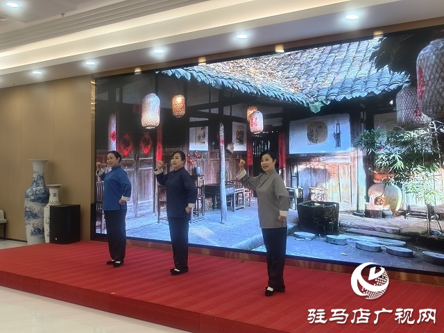 中國(guó)銀行駐馬店分行:表彰先進(jìn)樹標(biāo)桿 文藝慰問暖人心