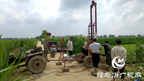 平輿縣陽(yáng)城鎮(zhèn)洪山廟村黨支部書記丁運(yùn)生 抗旱一線的“排頭兵”