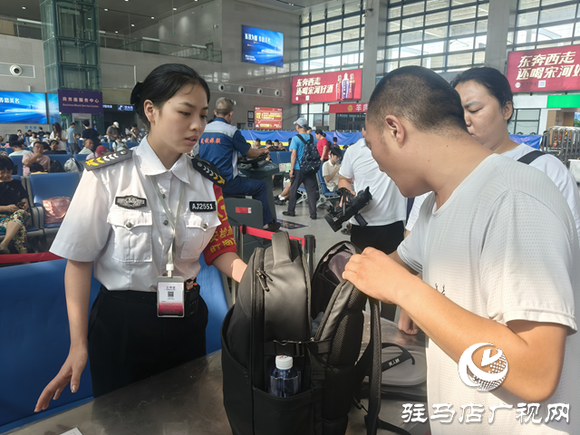 乘高鐵帶防暑用品有講究 駐馬店西站為您劃重點