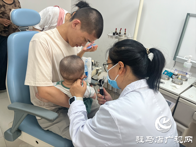 暑期游泳謹(jǐn)防兒童中耳炎