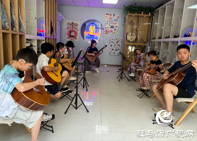 暑期興趣班點(diǎn)亮孩子多彩假期