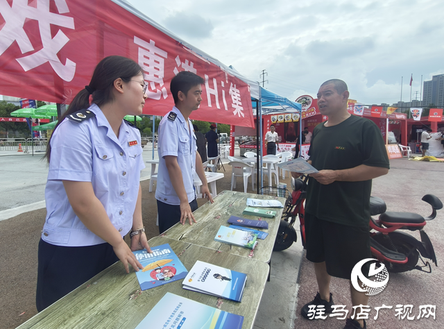 駐馬店經(jīng)濟(jì)開發(fā)區(qū)稅務(wù)局借力戲劇節(jié)開展特色稅收宣傳