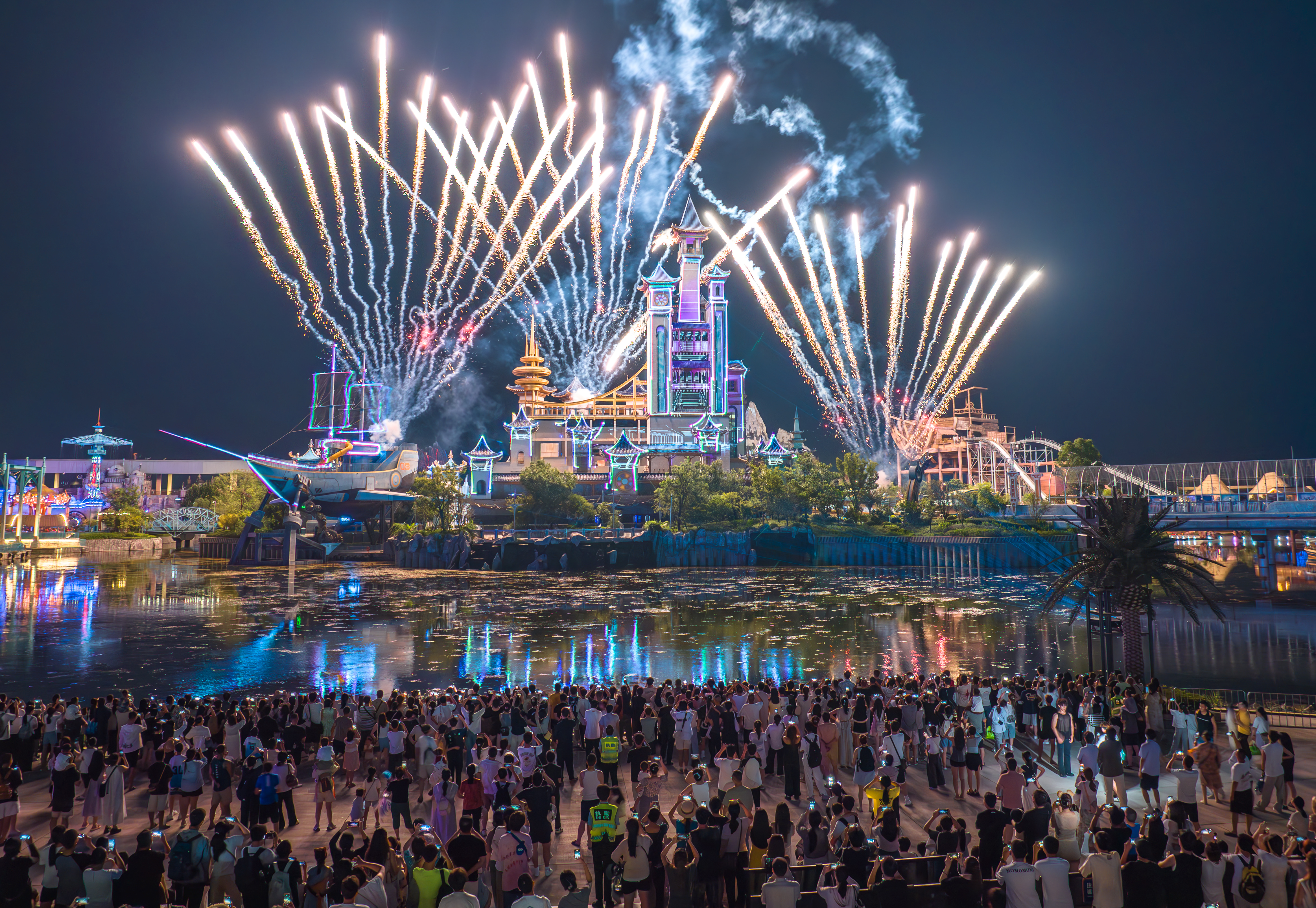 消費(fèi)場景持續(xù)上新 夜間“黃金4小時(shí)”創(chuàng)造暑期經(jīng)濟(jì)新增量