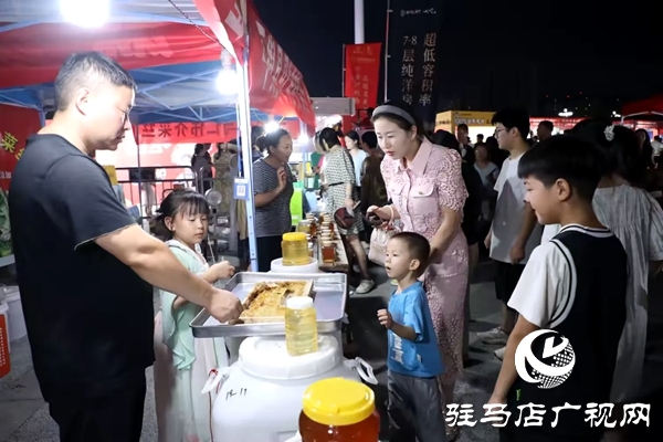 平輿縣蜜然康蜜蜂養(yǎng)殖專(zhuān)業(yè)合作社蜂產(chǎn)品精彩亮相2025第十一屆黃河戲劇節(jié)