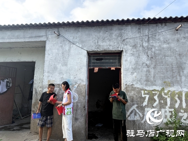 平輿縣婦聯(lián)開展“少年兒童心向黨 牽手護(hù)航伴成長”暑期兒童關(guān)愛服務(wù)活動