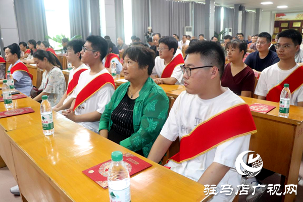 平輿東皇街道：千萬粉絲網(wǎng)紅&ldquo;佳佳好粗魯&rdquo;捐資助力高考優(yōu)秀學(xué)子逐夢遠(yuǎn)航