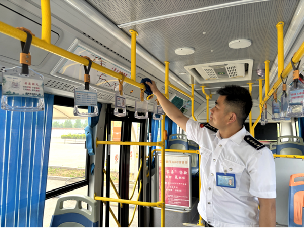 平輿公交全力備戰(zhàn)開學(xué)季 筑牢安全出行防線