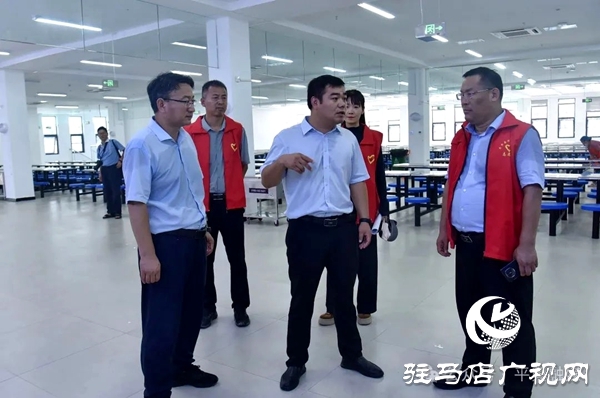 平輿縣副縣長劉涵斌到縣一高新校區(qū)調(diào)研指導新生報到和開學準備工作
