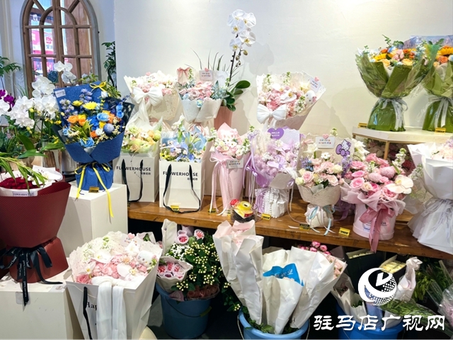 七夕將至“浪漫經(jīng)濟”升溫 黃金鮮花熱銷折射消費新意