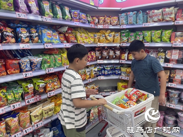 零食店成年輕人消費(fèi)新寵