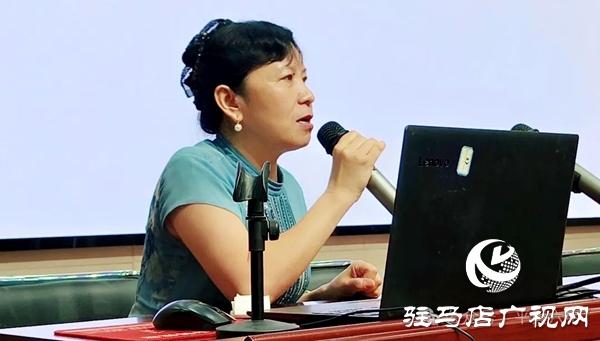 平輿六中特邀中原名班主任吳紅霞分享班主任專(zhuān)業(yè)成長(zhǎng)密碼