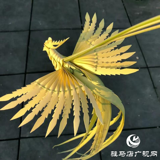  駐馬店市總工會(huì)“美生活”課程：草編藝術(shù)點(diǎn)亮職工周末