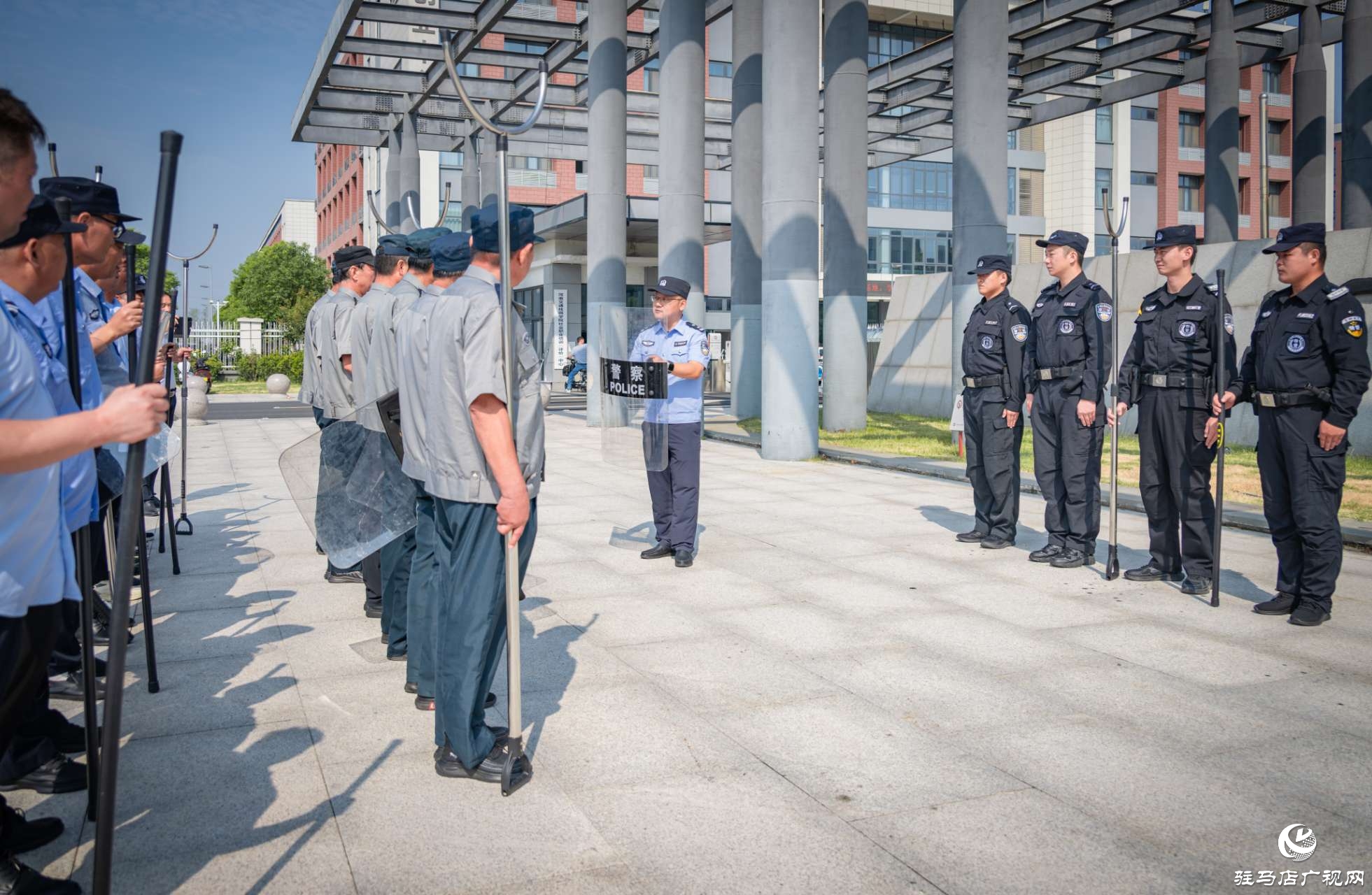 經(jīng)開區(qū)公安分局:護(hù)航開學(xué)季 筑牢校園安全防線