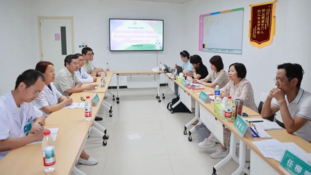  河南省職業(yè)病診斷機(jī)構(gòu)和職業(yè)健康檢查機(jī)構(gòu)質(zhì)量控制專家組蒞臨市中心醫(yī)院開(kāi)展質(zhì)量控制現(xiàn)場(chǎng)考核