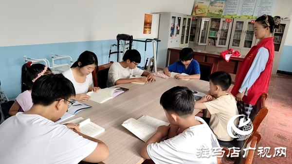 平輿縣廟灣鎮(zhèn)：農(nóng)家書屋暑期飄書香 少年學子閱讀正當時