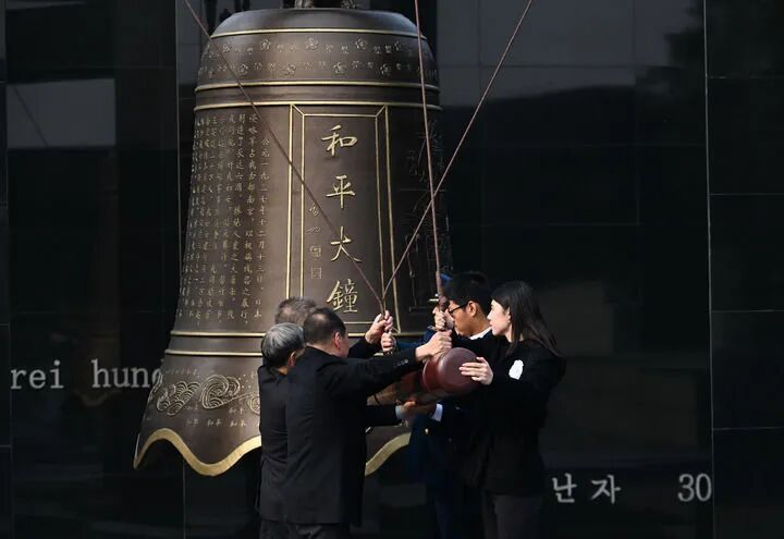 　　在民族復(fù)興征程上奪取新的偉大勝利——紀(jì)念中國(guó)人民抗日戰(zhàn)爭(zhēng)暨世界反法西斯戰(zhàn)爭(zhēng)勝利80周年