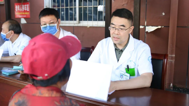 名醫(yī)下沉惠基層，駐馬店市第一人民醫(yī)院醫(yī)療專家常態(tài)化坐診水屯鎮(zhèn)衛(wèi)生院
