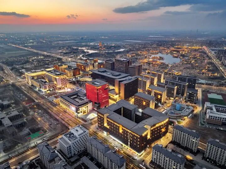 　　在民族復(fù)興征程上奪取新的偉大勝利——紀(jì)念中國(guó)人民抗日戰(zhàn)爭(zhēng)暨世界反法西斯戰(zhàn)爭(zhēng)勝利80周年