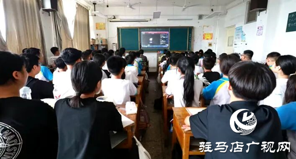 遂平縣社會各界收看紀(jì)念中國人民抗日戰(zhàn)爭暨世界反法西斯戰(zhàn)爭勝利80周年大會直播