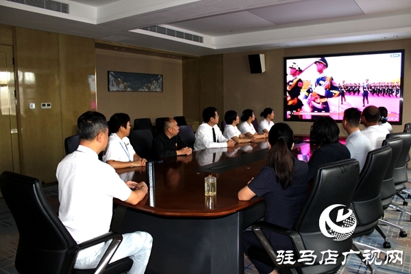 平輿建國(guó)國(guó)際酒店集中收看閱兵直播激發(fā)員工的愛(ài)國(guó)熱情與職業(yè)自豪感