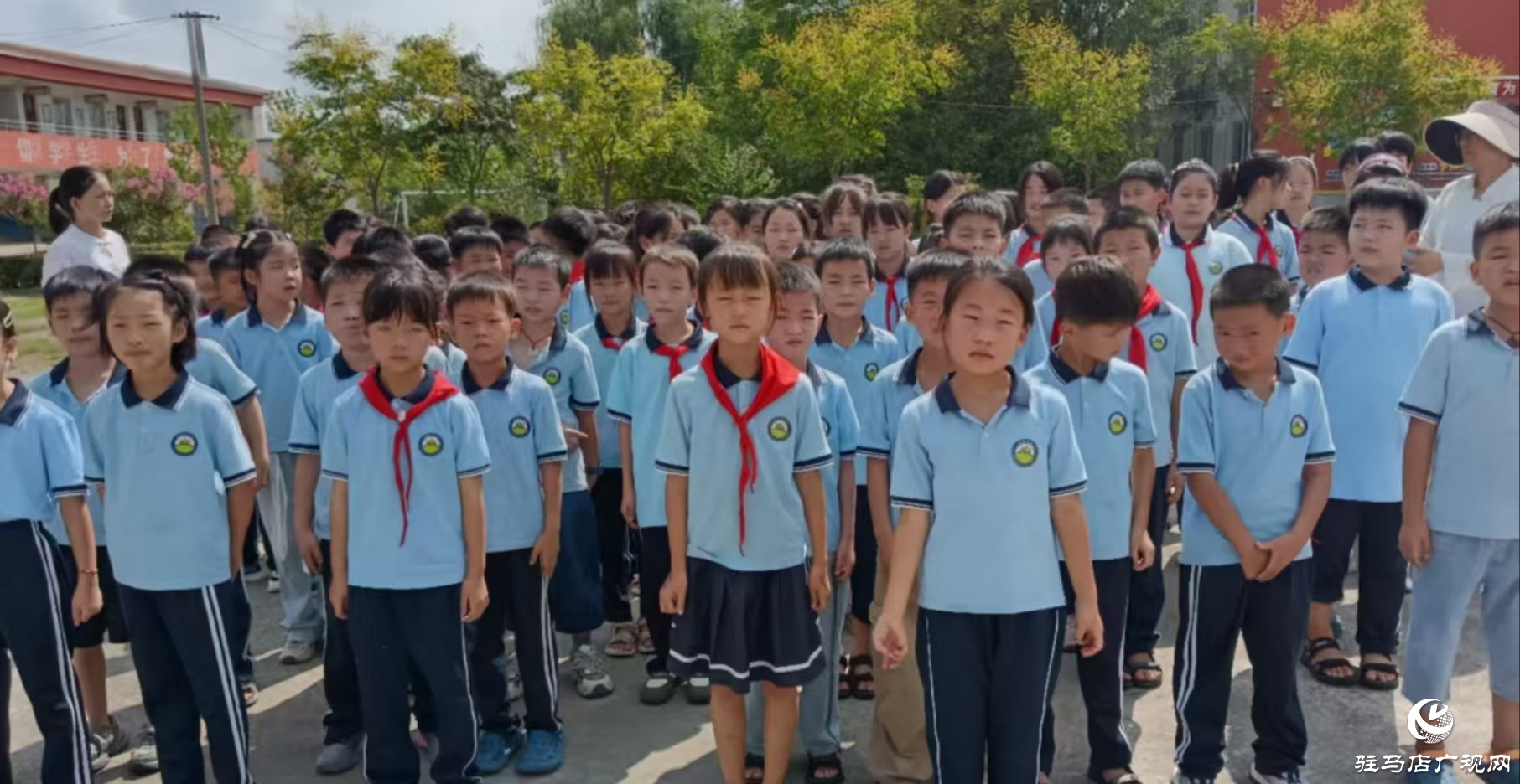 正陽縣：企業(yè) 獻(xiàn)愛心 師生笑顏開 